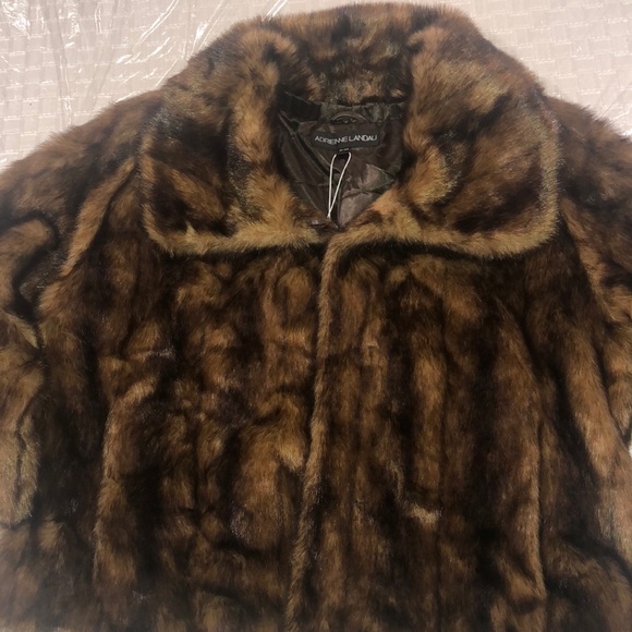 Gorgeous faux fur waist coat - Picture 3 of 6